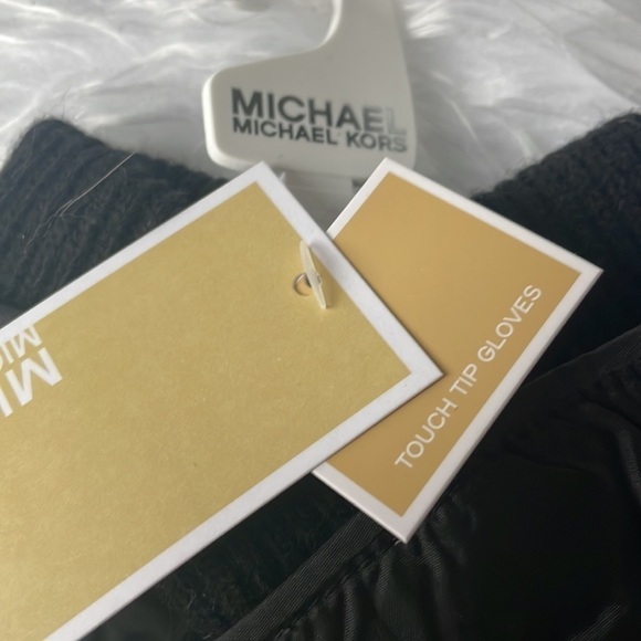 Brand New Michael Kors Black Touchscreen Stitch Logo Detail Gloves - Picture 8 of 11